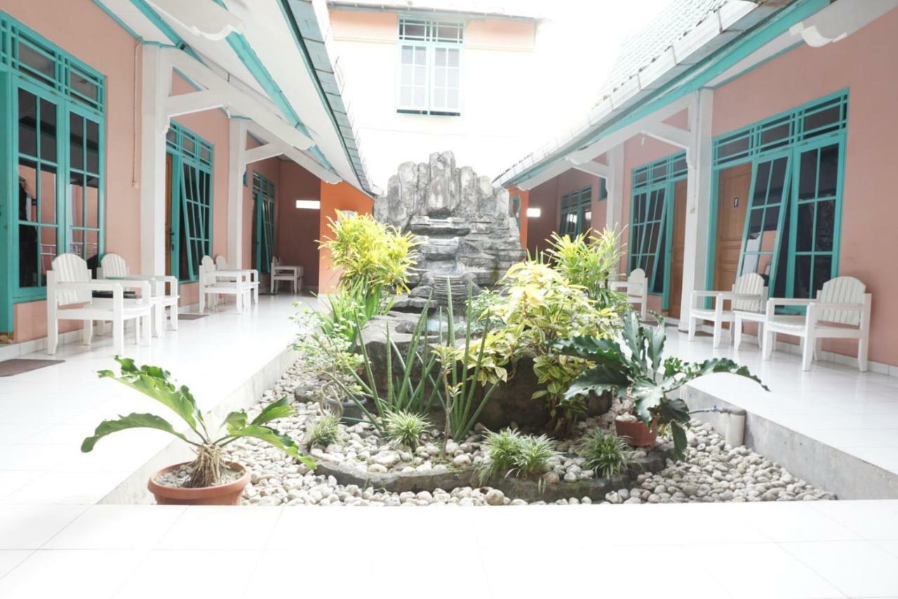 Ismoyo Hotel Yogyakarta Esterno foto