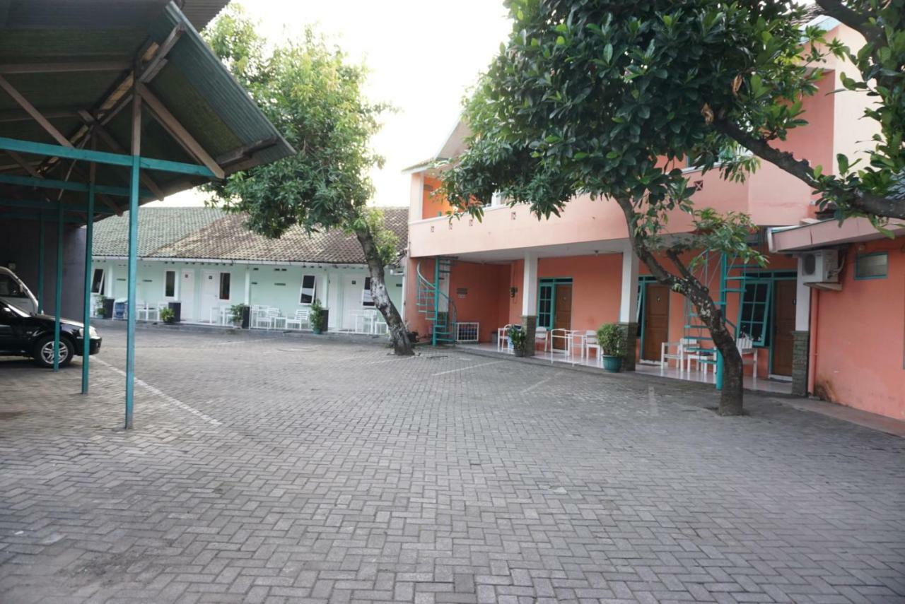 Ismoyo Hotel Yogyakarta Esterno foto